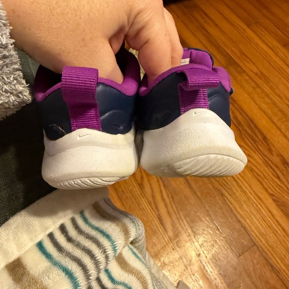 Nike 10C Star runner tennis shoe - Picture 3 of 5